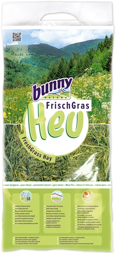 Bunny nature vers gras hooi